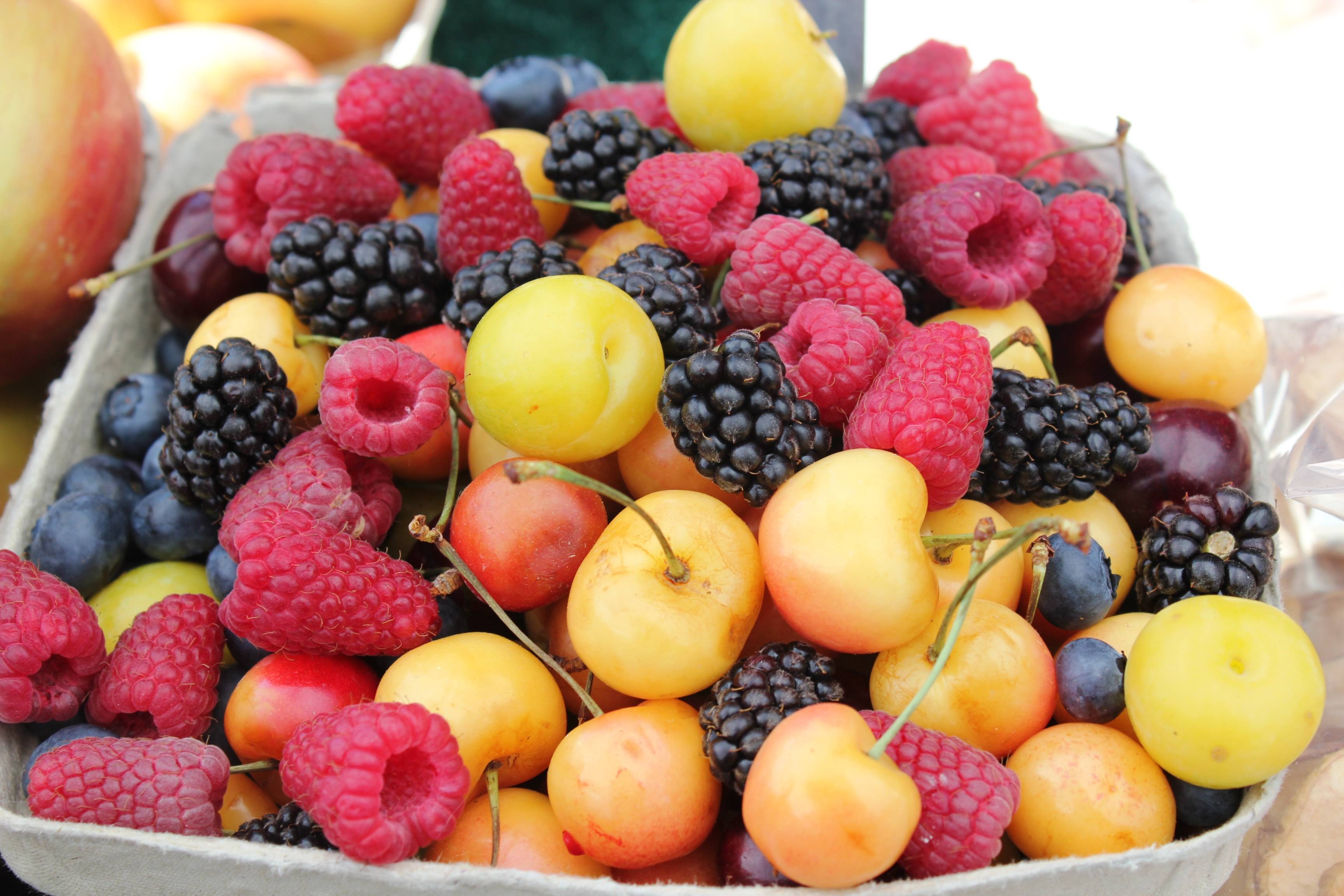 Свежие фрукты при гастрите и сухофрукты