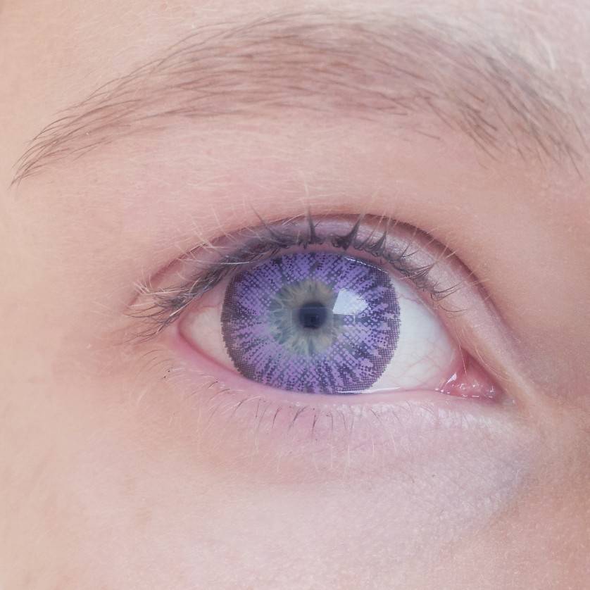 Цвета глаз в природе. Генезис Александрии фиолетовые глаза. Сиреневые глаза. Люди с фиолетовыми глазами. Фиолетовые линзы.