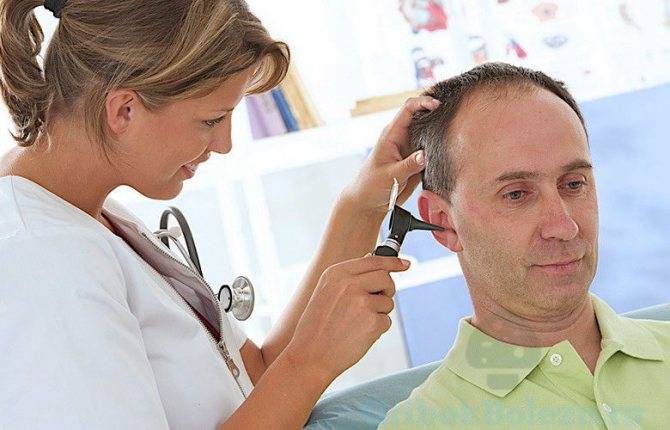 Перхоть в ушах: причины шелушений и лечение