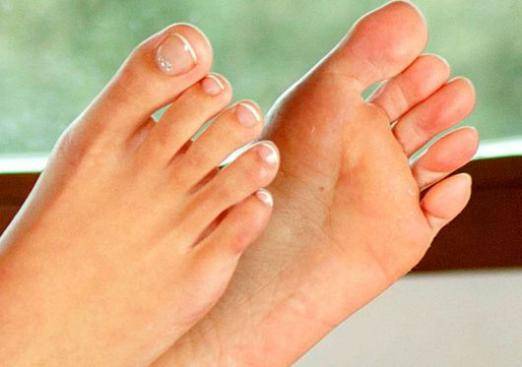 6 причин, почему болит большой палец на ноге: что делать и как лечить