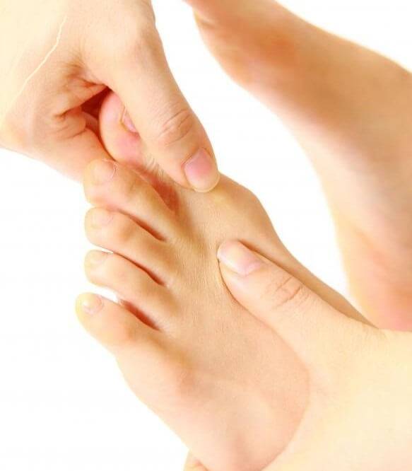 Болит большой палец на ноге - что делать и как лечить