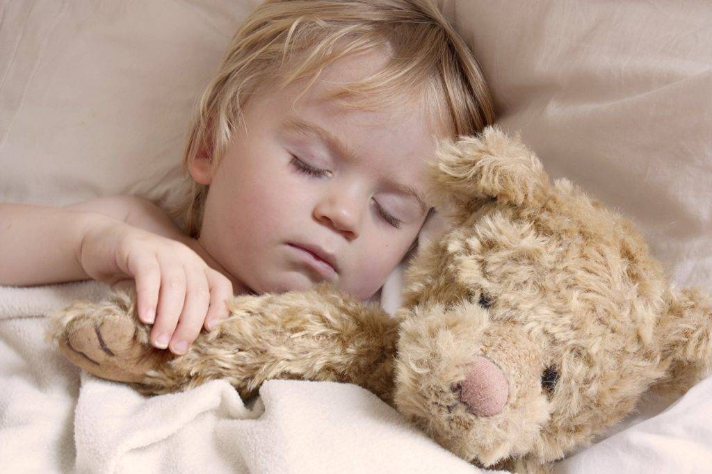 Почему дети говорят во сне