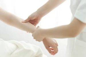 Онемение рук и кистей рук при шейном остеохондрозе