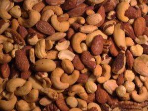 Какие орехи можно кушать пациентам при гастрите различной кислотности? - лечим всё