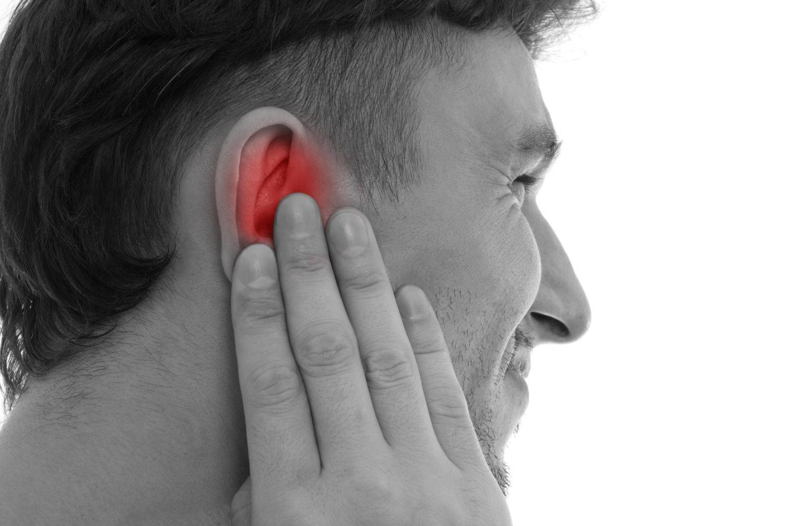 Болит ушная раковина снаружи при надавливании: причины, лечение