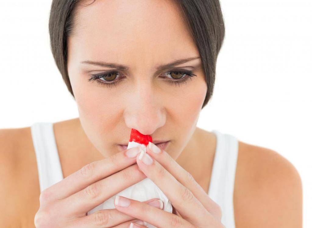 Как остановить кровь из носа у ребенка в домашних условиях?