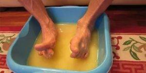 Польза горячих ванночек при простуде: как правильно парить ноги?