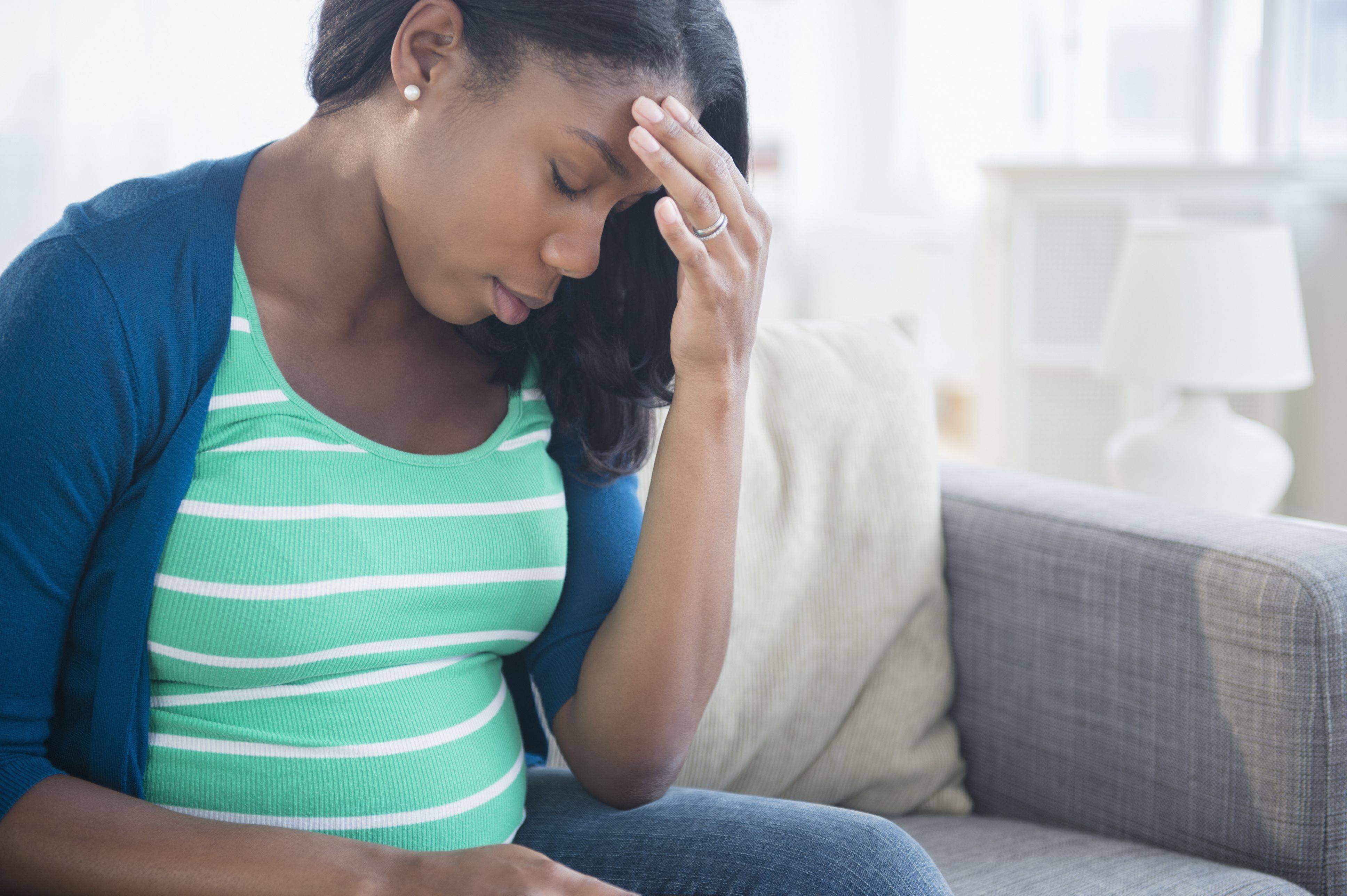 Головная боль при беременности — что делать на ранних и поздних сроках