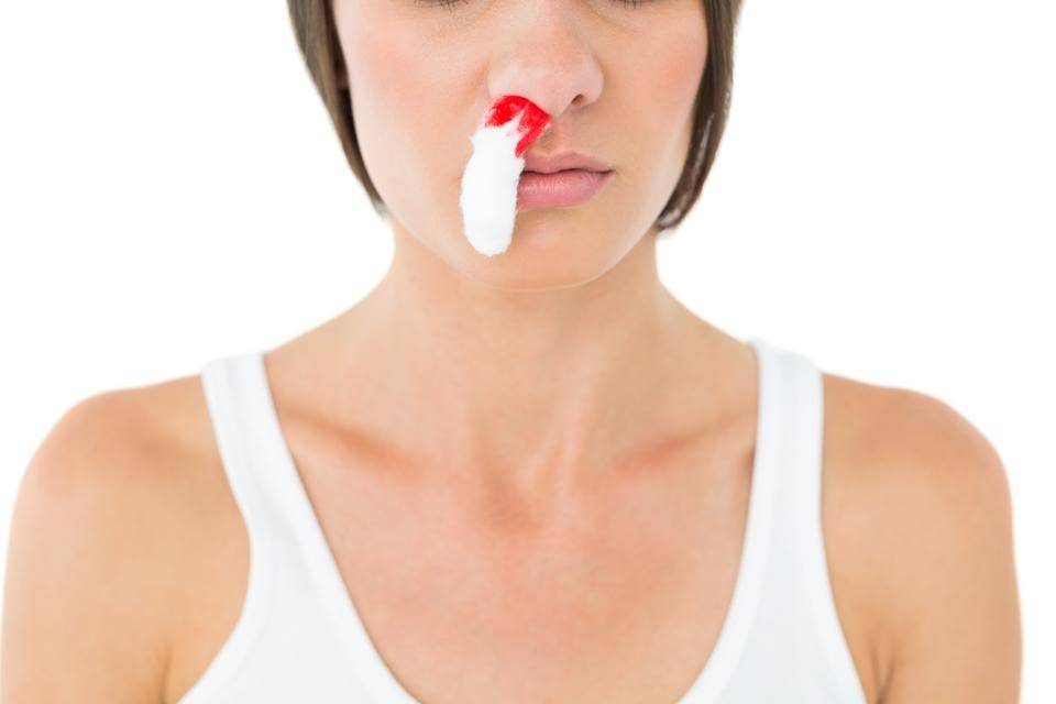 Причины выделения крови из носа при сморкании