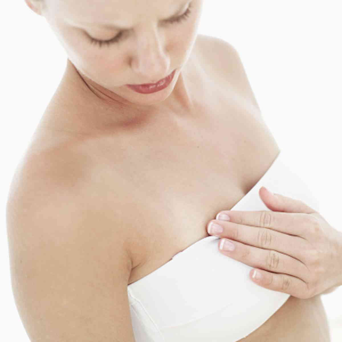 Уплотнение в молочной железе при грудном вскармливании, опасны ли шишки и комки в груди при лактации, как их убрать