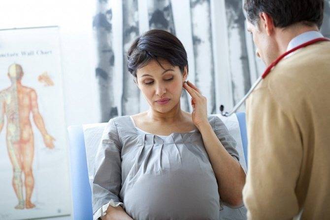 Причины и симптомы, когда болит и ноет кожи на животе у женщин при беременности