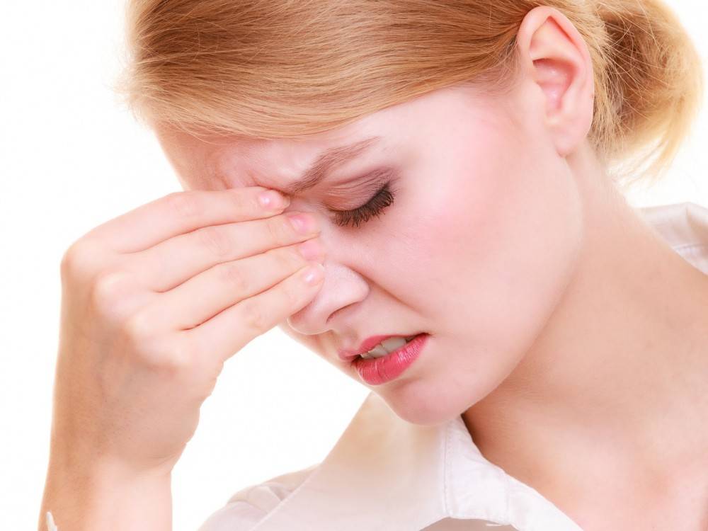 Постоянные болячки в носу: причины, чем мазать, когда образовывается сухость и как вылечивать заболевание