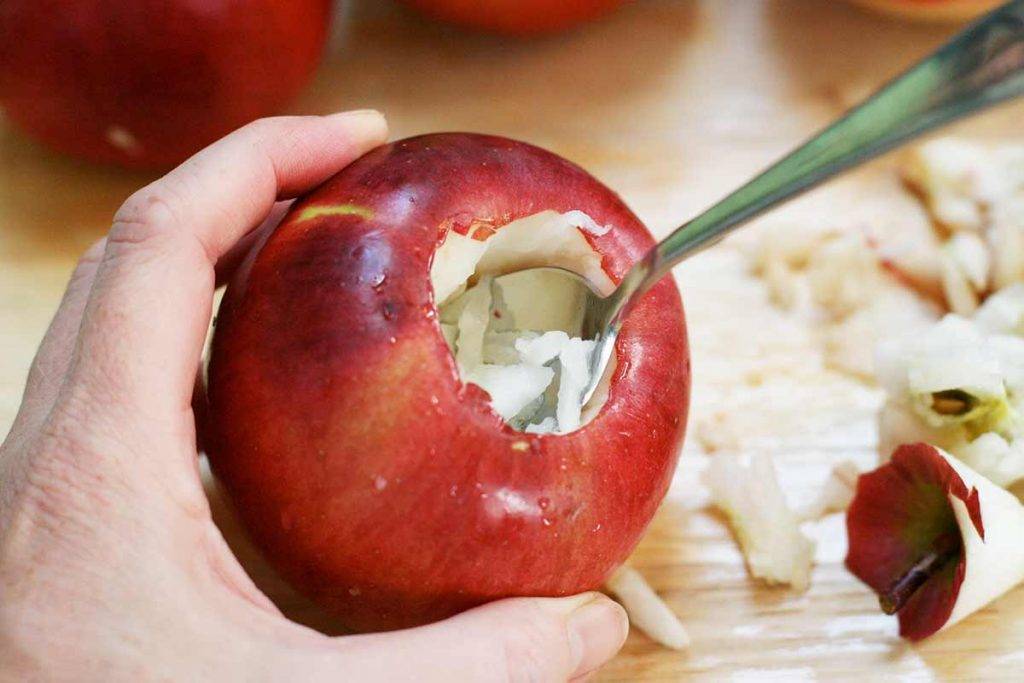 Печеные яблоки: польза и вред для организма