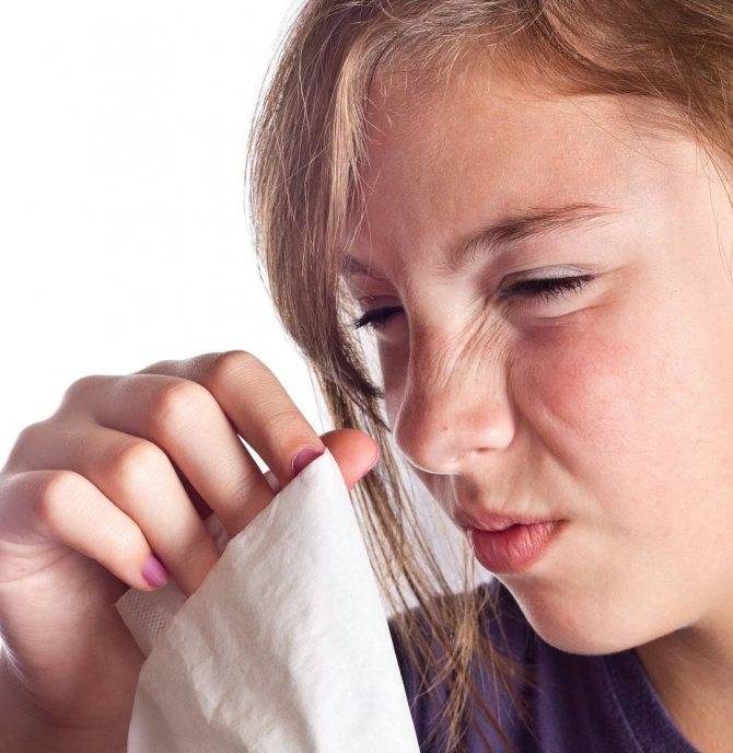 Головная боль при насморке: причины и признаки
