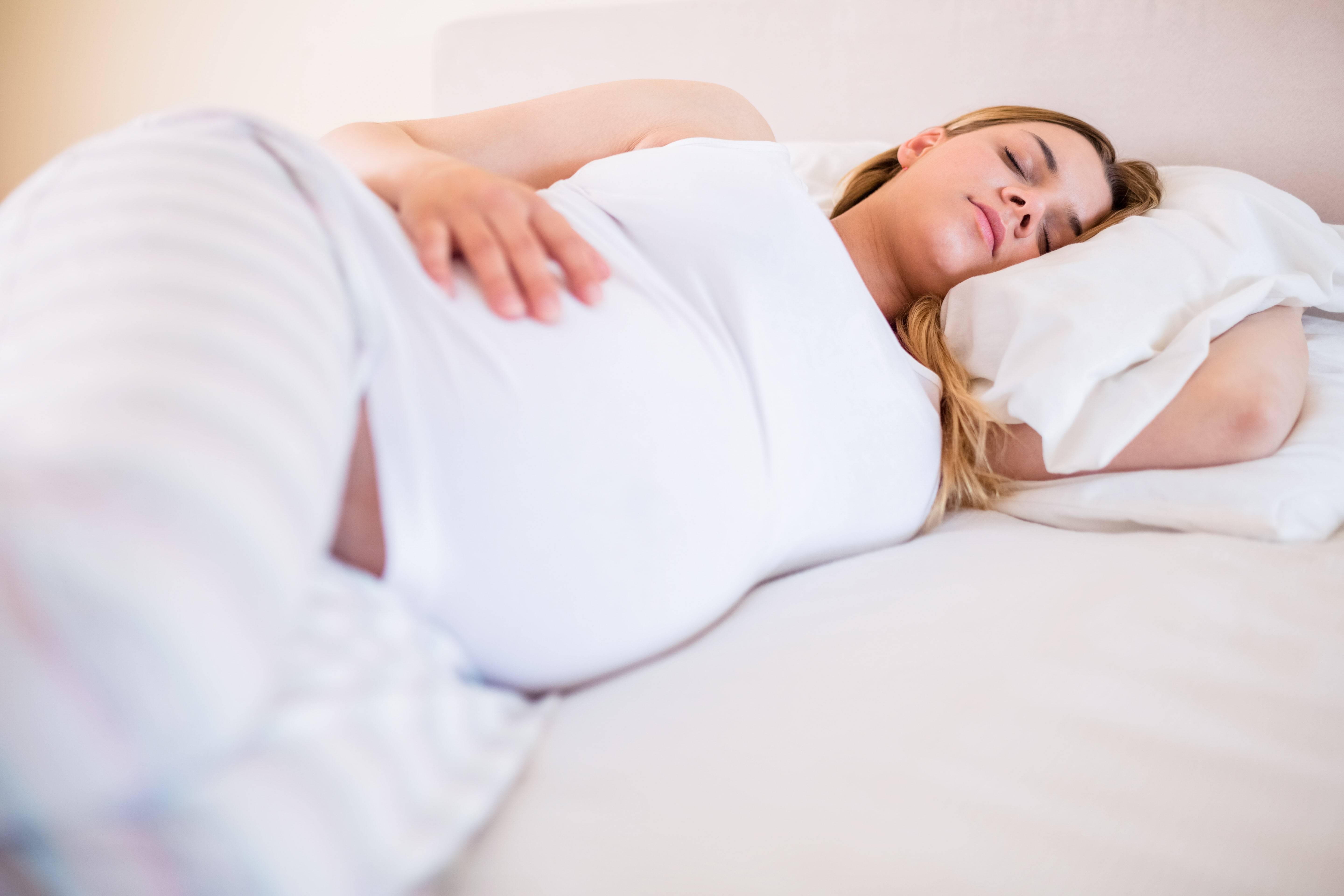 Позы сна во время беременности — как правильно спать беременным?