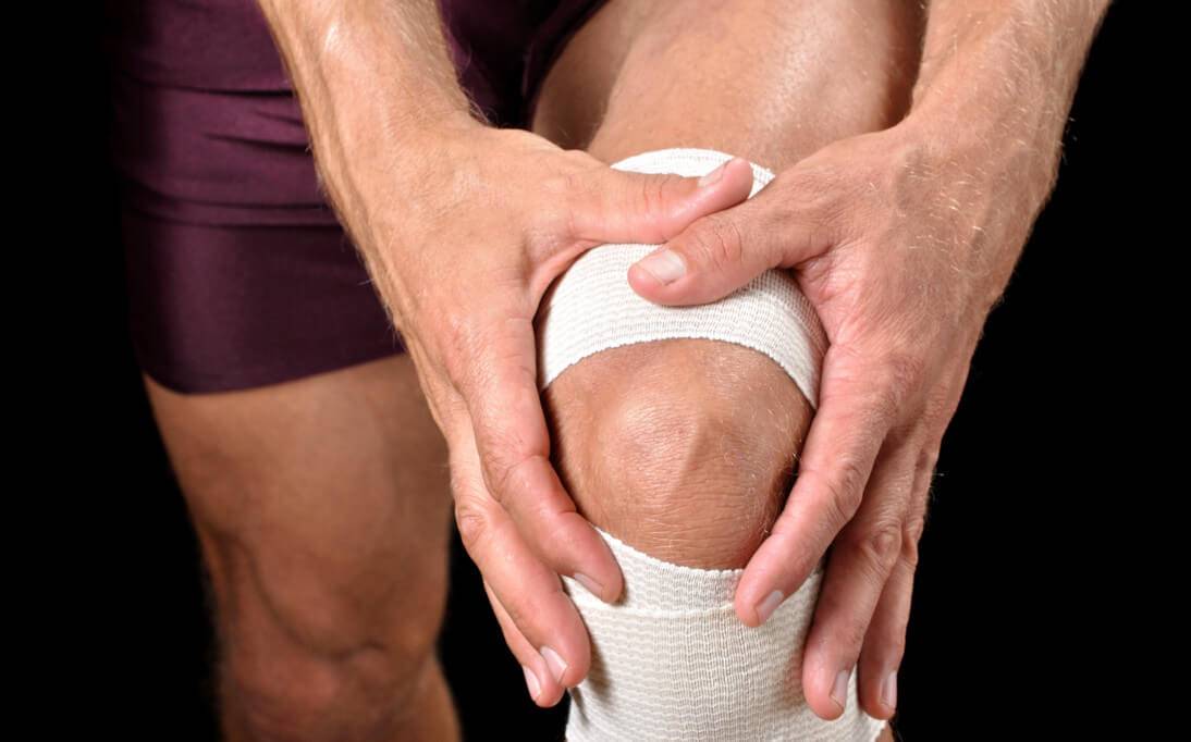 Болит колено при сгибании и разгибании: причины, лечение, возможные болезни
