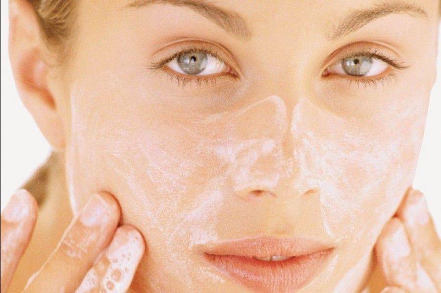 Шелушится кожа на лице. причины шелушения кожи на лице у мужчин и женщин. что делать, если шелушится кожа на лице :: polismed.com