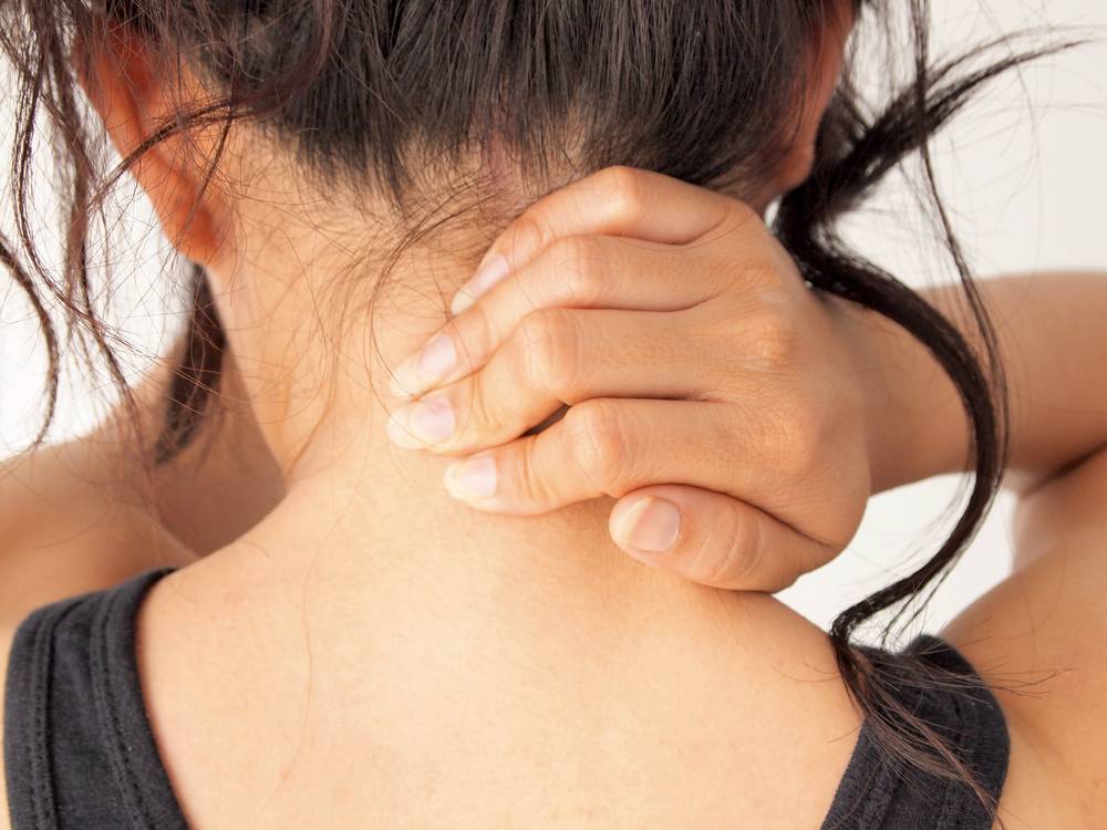 Тремор головы при шейном остеохондрозе: как лечить эту болезнь