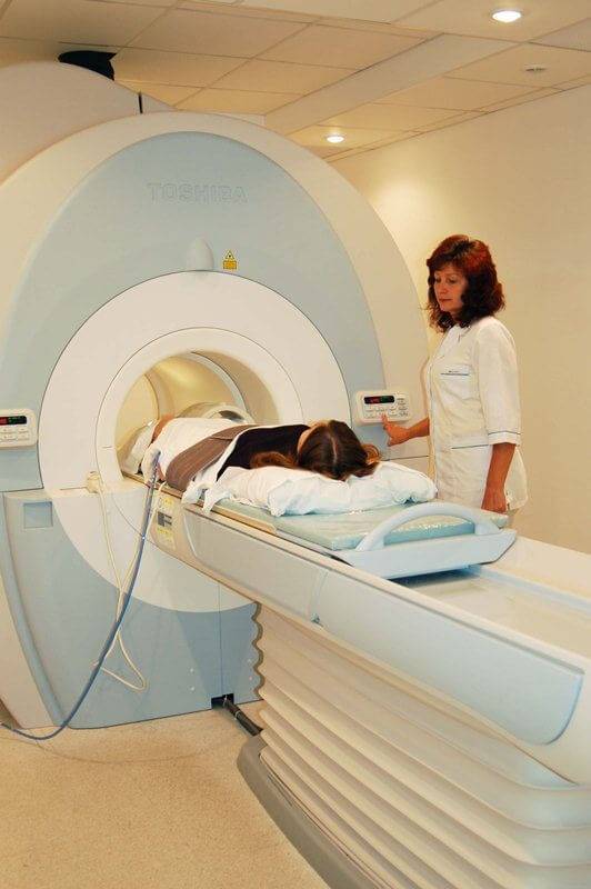 Где можно сделать мрт. Магнито-резонансная томография. Магнитно-резонансная томограмма (мрт). Магниторезонансная томография. Компьютерная томография головы.