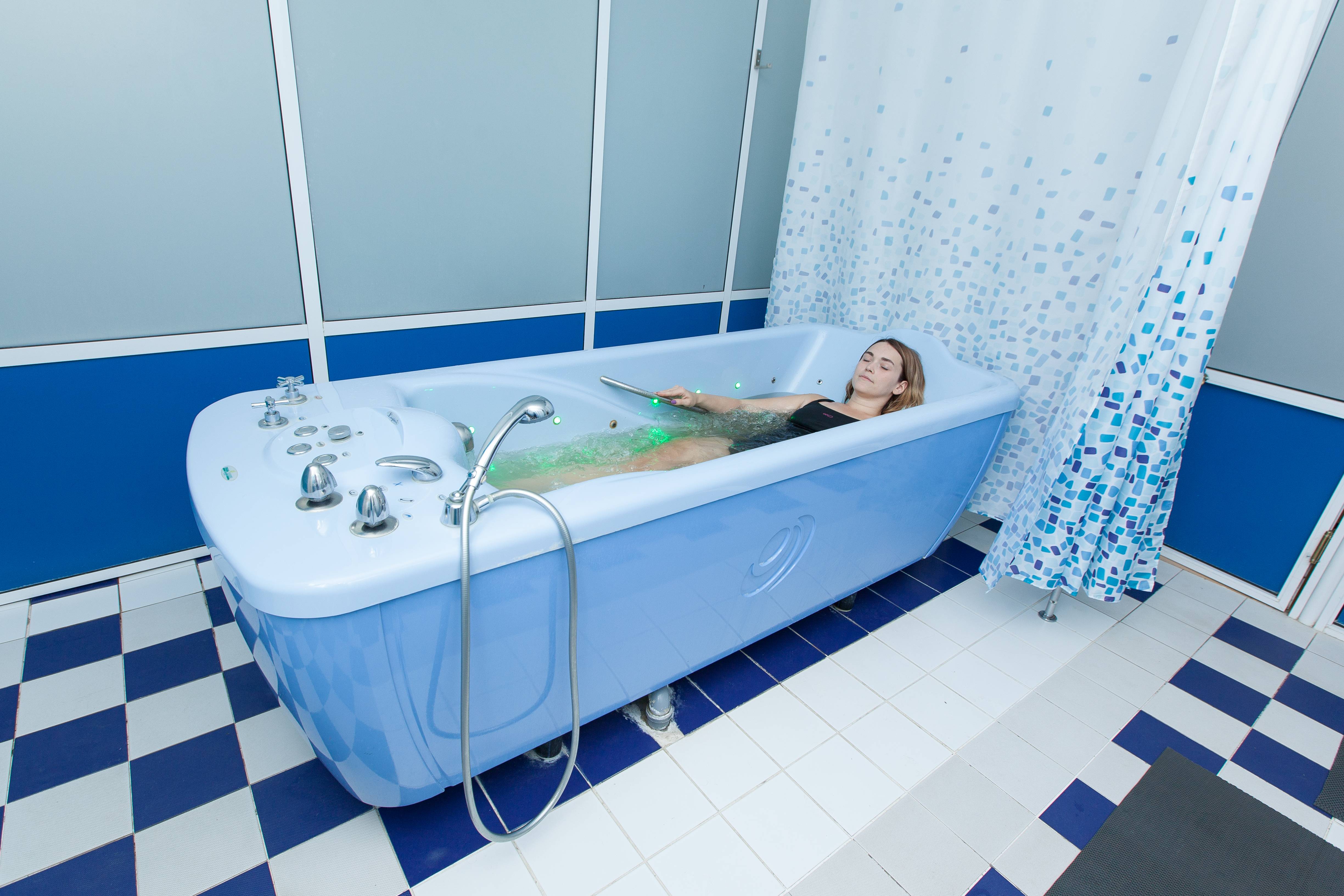 Показания и противопоказания к принятию жемчужной ванны: что это такое, что она лечит