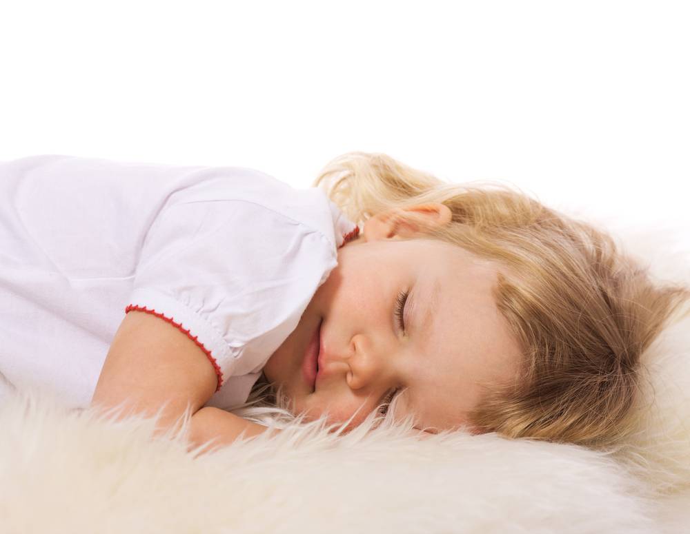 Почему ребенок разговаривает во сне