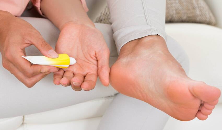 Каковы причины сухой кожи на ногах, методы лечения
