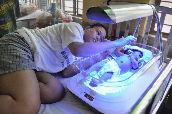 Фототерапия при желтухе новорожденных: противопоказания