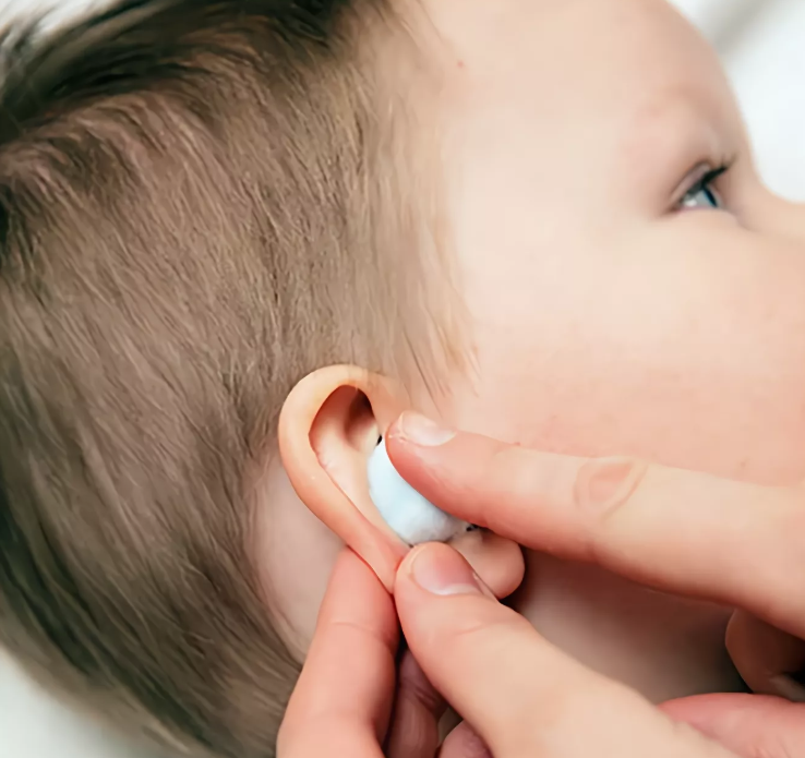 У ребенка стреляет ухо: что делать и как лечить? когда болит ухо у ребенка — что делать в домашних условиях