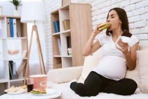 Кислый привкус во рту при беременности: кисло во рту после еды
