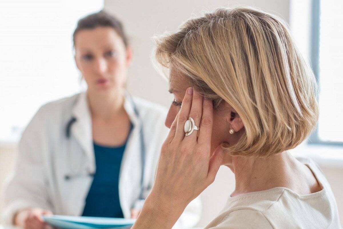 Симптомы климакса у женщин в 48 лет: признаки и как начинается менопауза