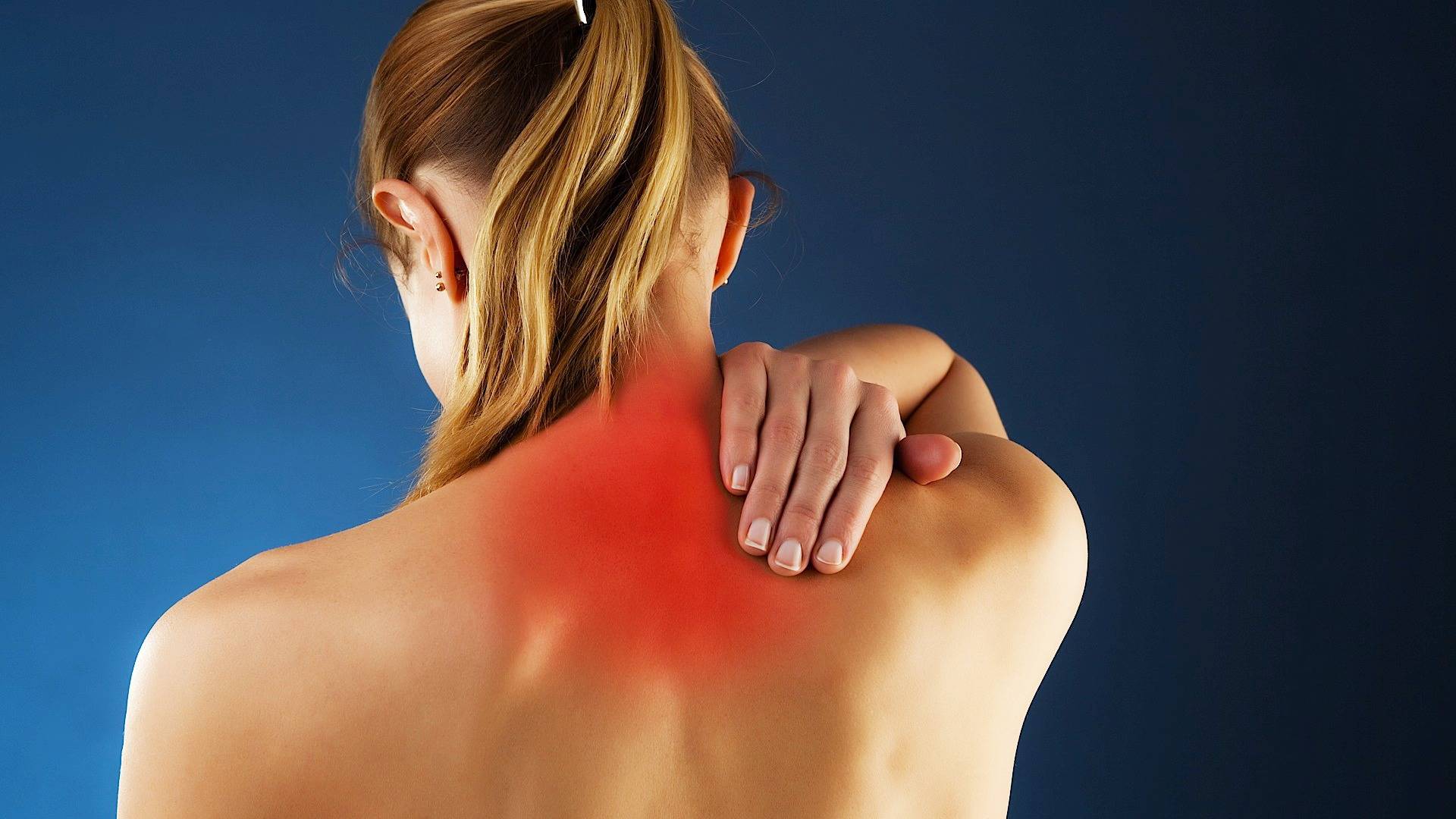 Как снять спазм мышц шеи, спины и плеч при остеохондрозе в домашних условиях