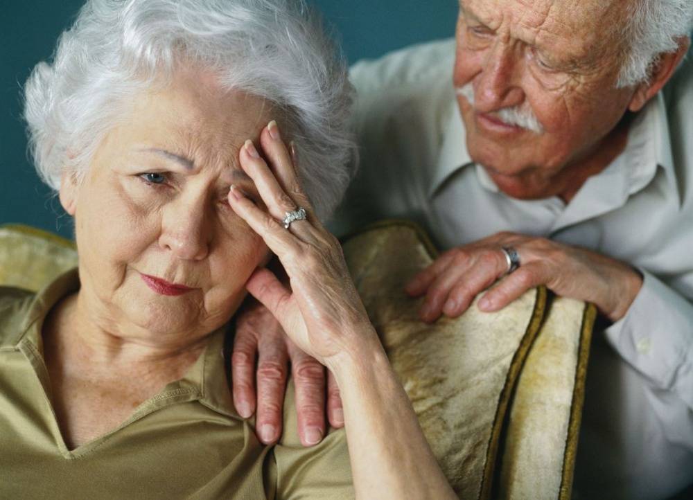 Деменция у пожилых людей: как сохранить здоровье близких