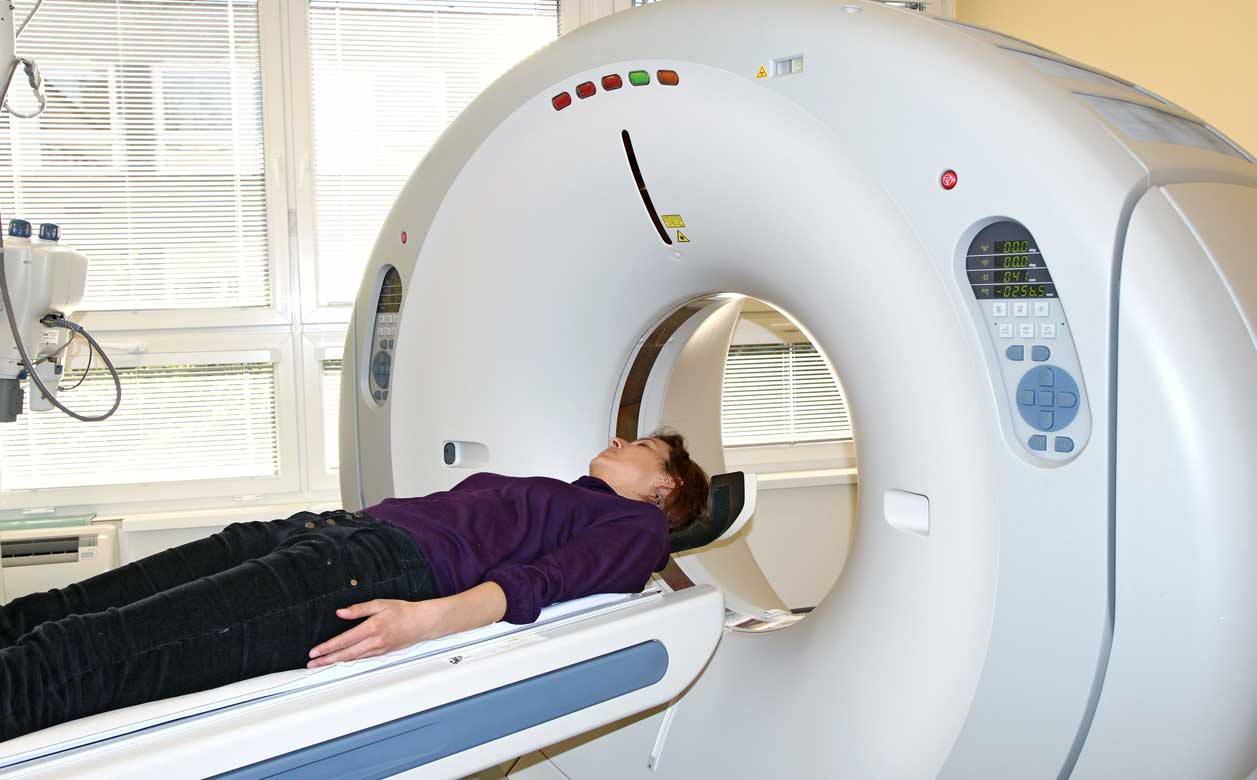 Магнитно резонансная томография как делают. Магнито-резонансная томография головного мозга. Кт томограмма головного мозга. Магниторезонансная томография головного мозга. Компьютерная томография кт головного мозга.