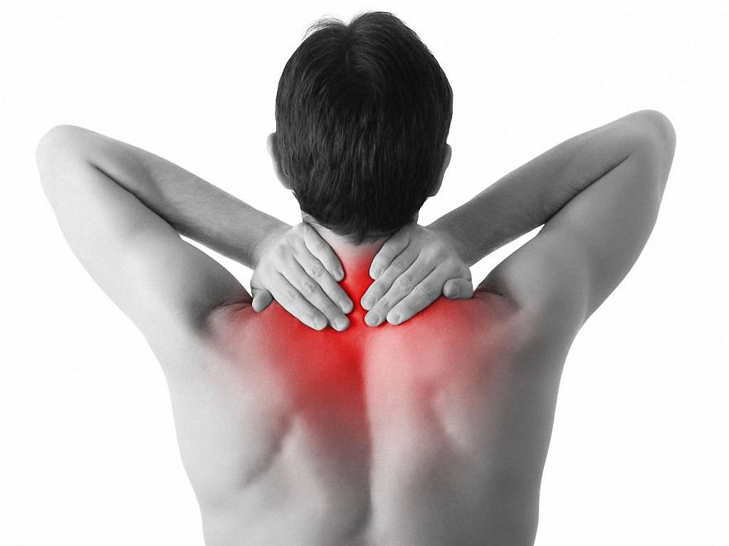 Боли в мышцах всего тела причины лечение. Болит спина. Мышечная боль.