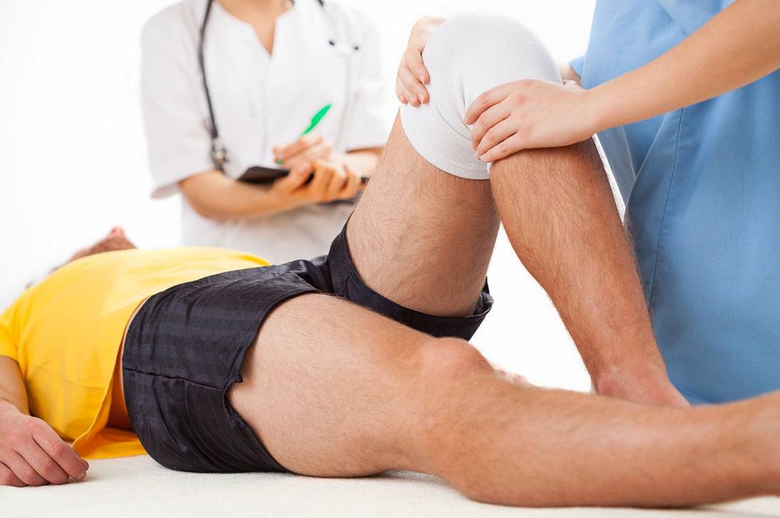 Боль в колене сбоку с внешней стороны: почему болит колено?