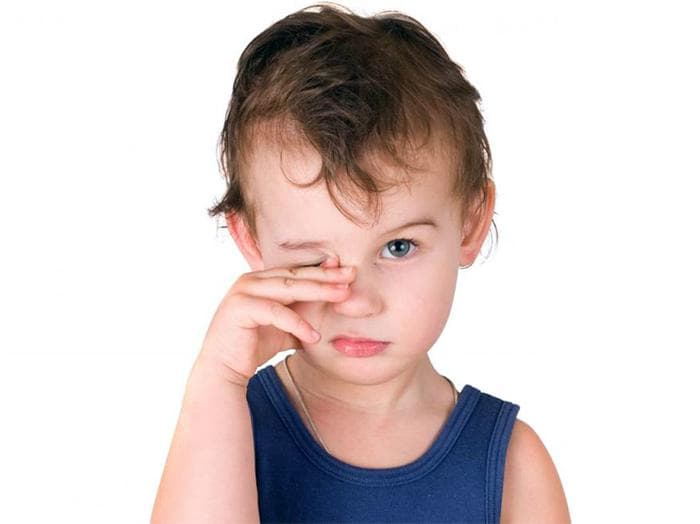 Невроз и нервный тик у ребенка: симптомы и лечение, причины, вокальные, звуковые и голосовые, моторные тики