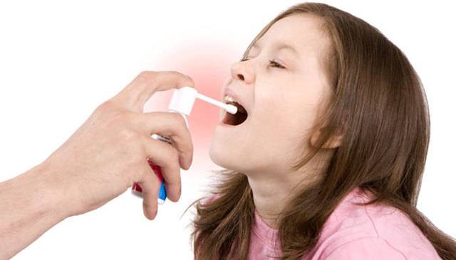 Щекочет в горле и вызывает кашель - чем лечить и что делать, хочется кашлять, причины и лечение щекотания у взрослых, как остановить